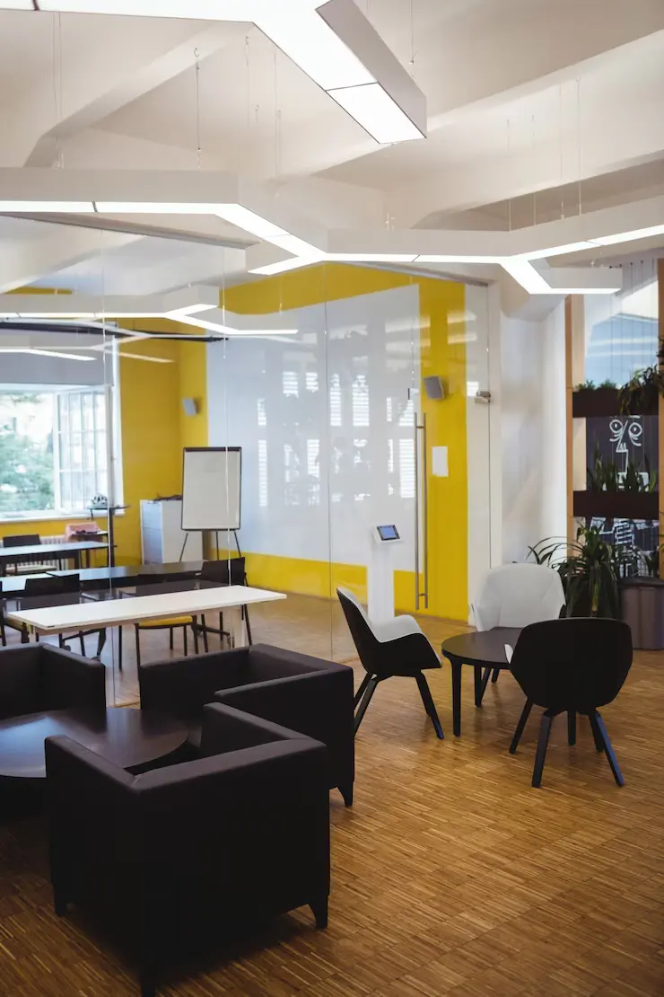 Vintage Office Interior Designer In Kanpur
